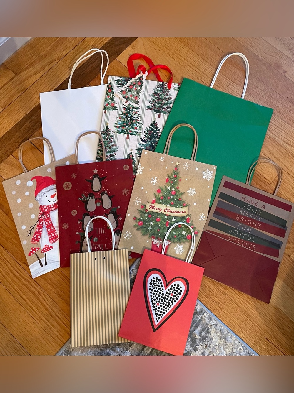 Holiday Gift Bags - Classic Christmas Design / Assorted patterns & sizes / 9 Bag